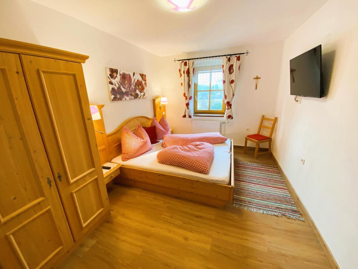 הוילה שטיינקירשן אם פורסט Familienbauernhof Strassbauer מראה חיצוני תמונה
